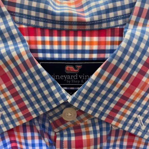 Vineyard vines NEW size medium - Picture 2 of 3